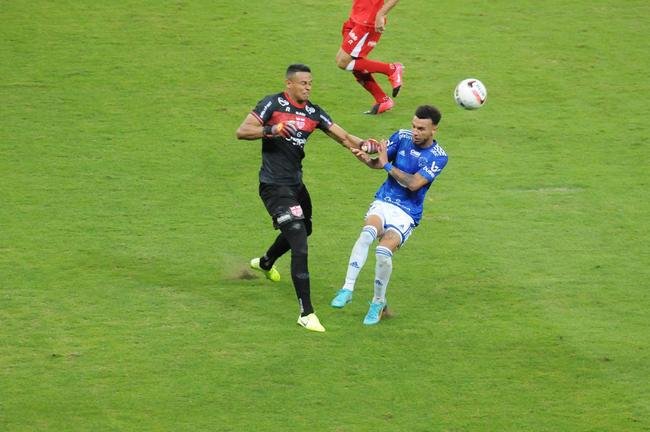 Fotos do jogo entre Cruzeiro e CRB, no Mineiro, em Belo Horizonte, pela 11 rodada da Srie B do Brasileiro
