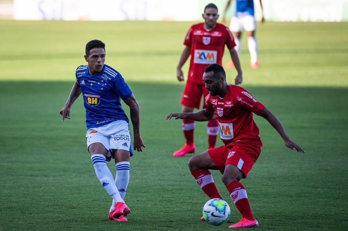 CRB e Cruzeiro se enfrentaram no Rei Pel, em Macei, pelo jogo de volta da terceira fase da Copa do Brasil