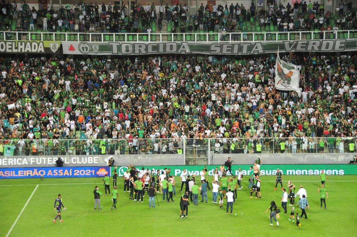 Jogadores, comisso tcnica, dirigentes e torcedores foram ao delrio no Independncia com classificao do Amrica  Libertadores