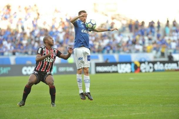 Fotos do jogo entre Cruzeiro e So Paulo