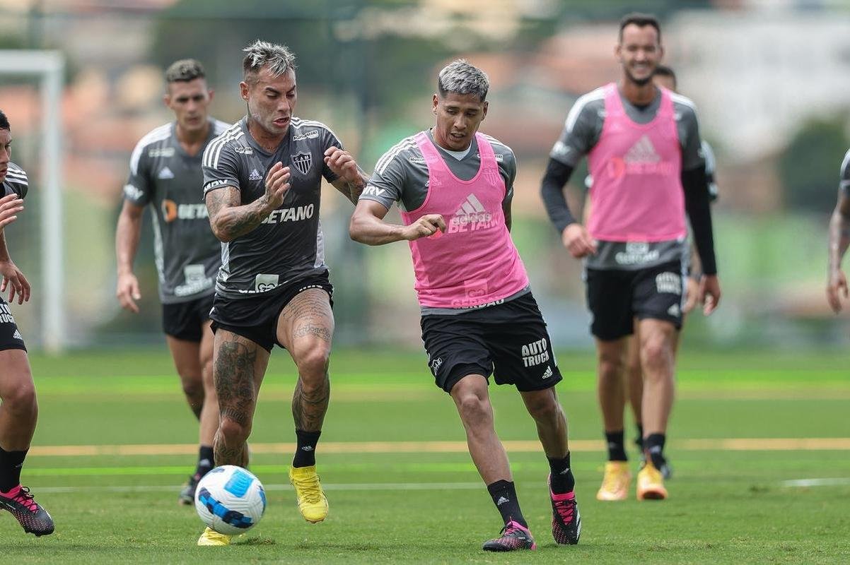 Atltico teve um dia de folga aps o empate com o Cruzeiro no clssico. Elenco de Coudet retomou atividades na Cidade do Galo na tarde desta quarta-feira (15/2).