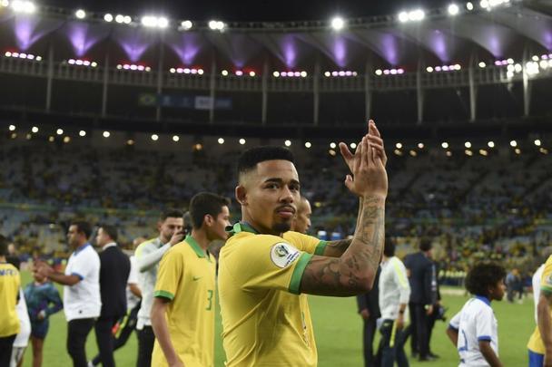 Seleção Brasileira derrota Peru por 3 a 1, conquista Copa América e ergue a taça no Maracanã; veja as fotos da festa do Brasil