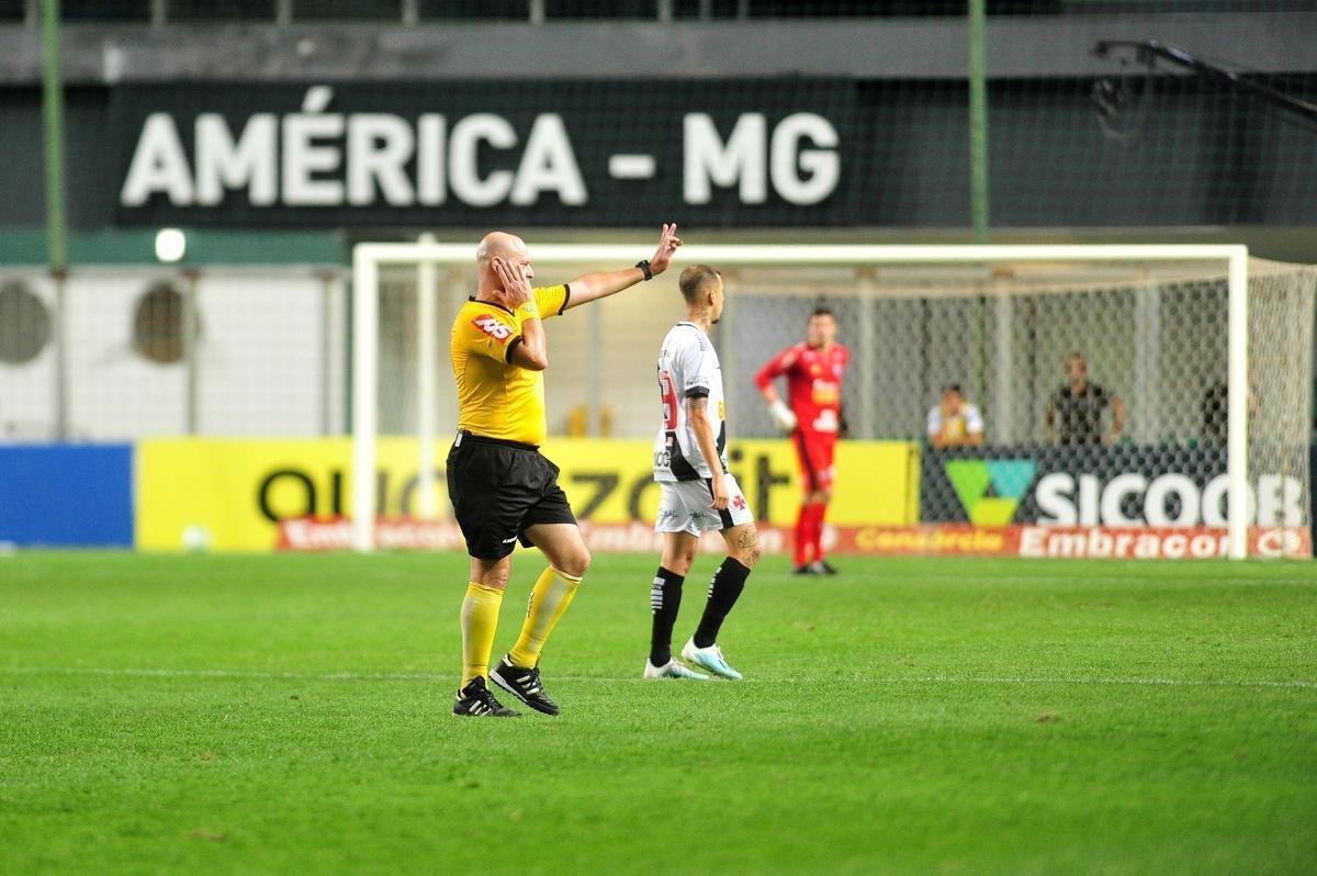 Equipes se enfrentam em jogo adiado da 21 rodada do Campeonato Brasileiro