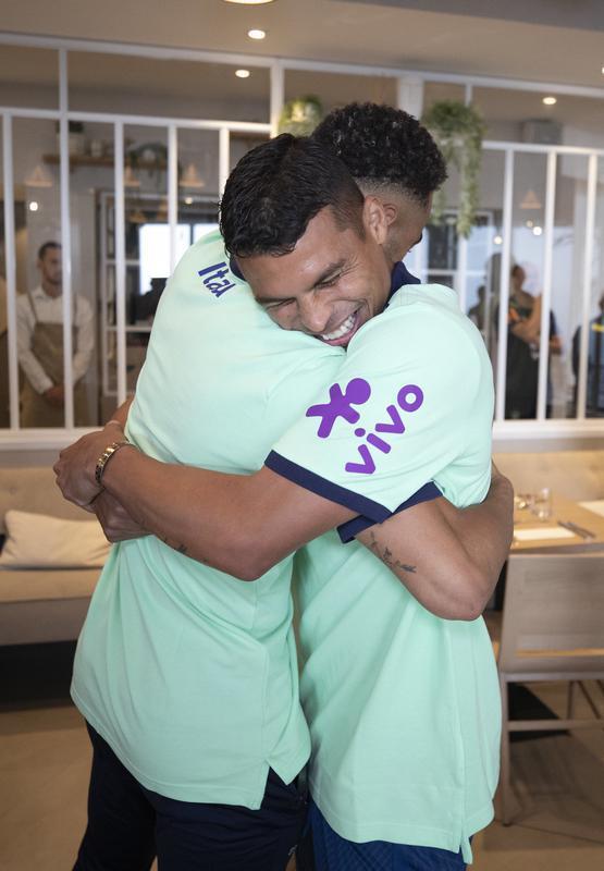 Jogadores que atuam na Europa j se apresentaram ao tcnico Tite em Le Havre, na Frana