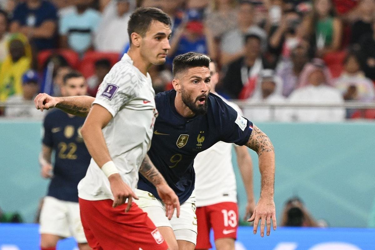 Lances da partida entre Frana e Polnia, pelas oitavas de final da Copa do Mundo.