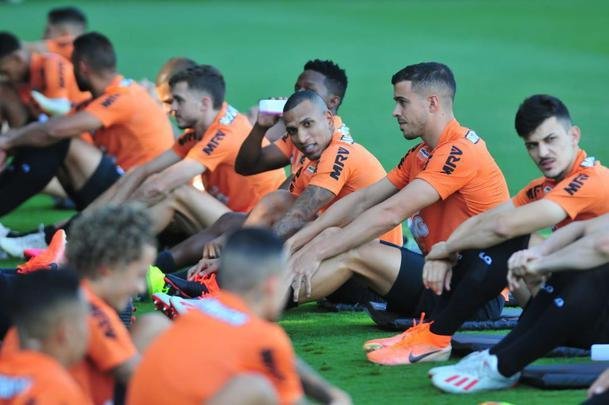 Jorge Sampaoli comandou nesta segunda-feira o seu primeiro treino no Atltico