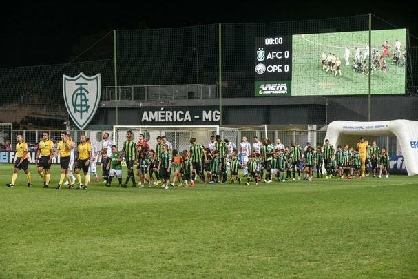 Fotos do jogo entre América x Operário