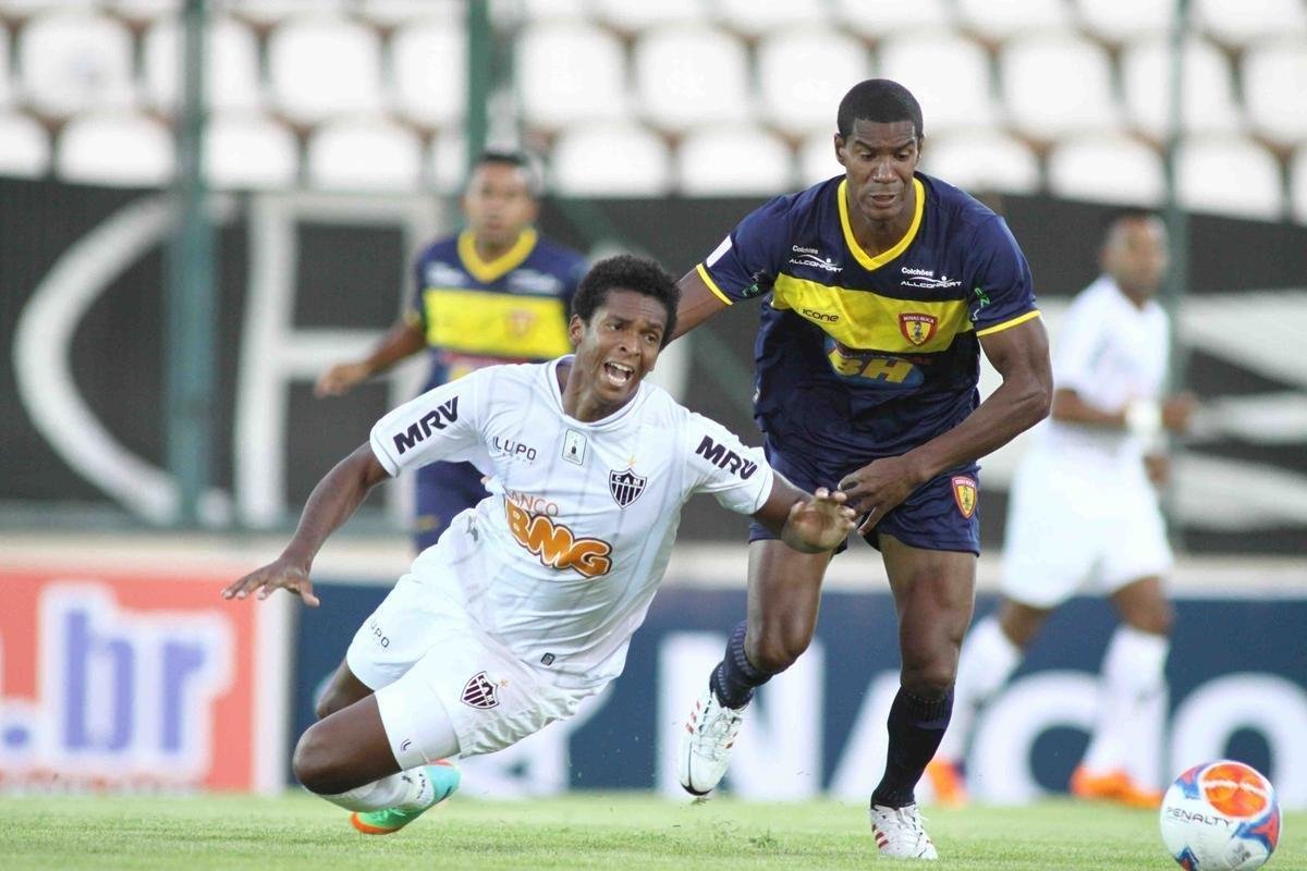 29/01/2014 - Na estreia do Campeonato Mineiro de 2014, o Atltico ficou no empate sem gols com o novato Minas Boca, de Sete Lagoas, na Arena do Jacar. Foi a estreia de Paulo Autuori no comando da equipe. O Galo jogou com Victor, Marcos Rocha, Leonardo Silva, Rver e Michel (Dtolo); Pierre, Josu e Guilherme (Marion); Fernandinho (Renan Oliveira), Diego Tardelli e J.