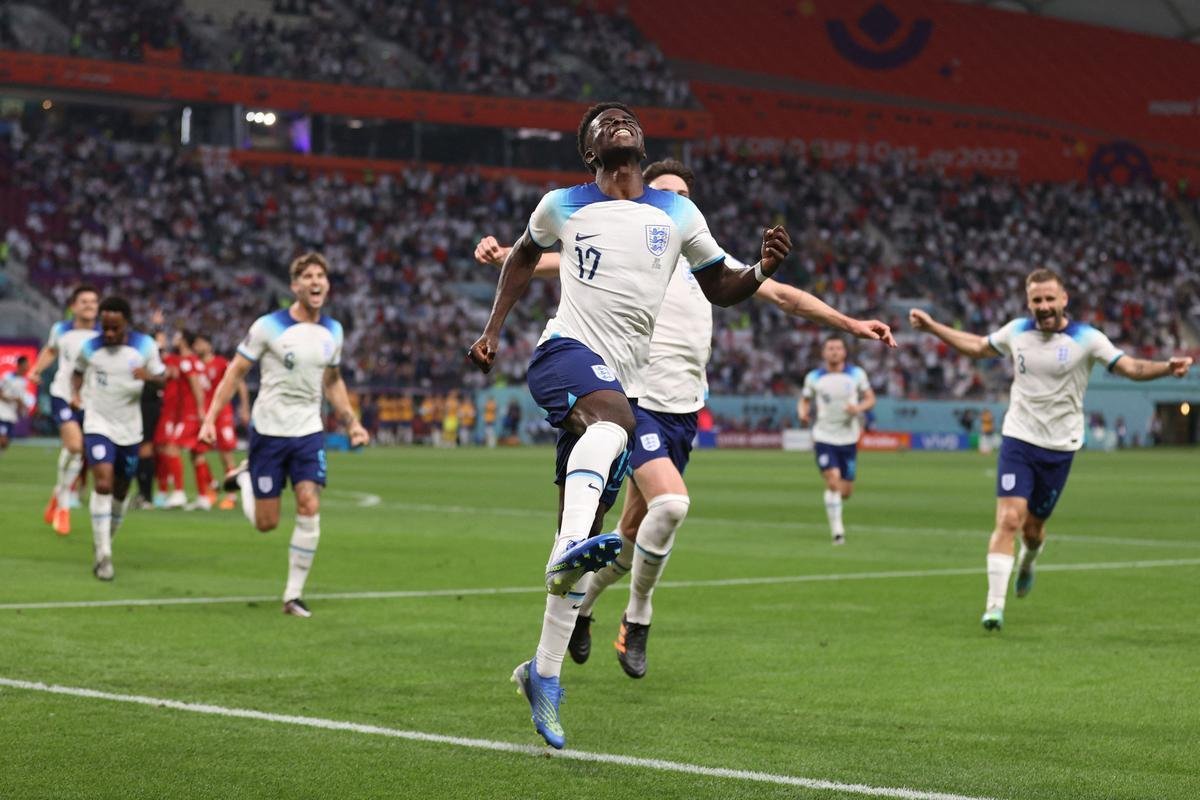 Inglaterra e Ir, no primeiro jogo do Grupo B da Copa do Mundo.