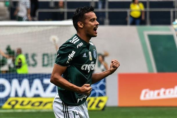 Scarpa - Depois de uma batalha na Justiça, Palmeiras e Fluminense entraram em um acordo em outubro deste ano e Scarpa foi liberado para vestir a camisa do time paulista. O jovem atleta, de 24 anos, é considerado de grande potencial. Realizou 22 jogos nesta temporada e marcou 4 gols.
