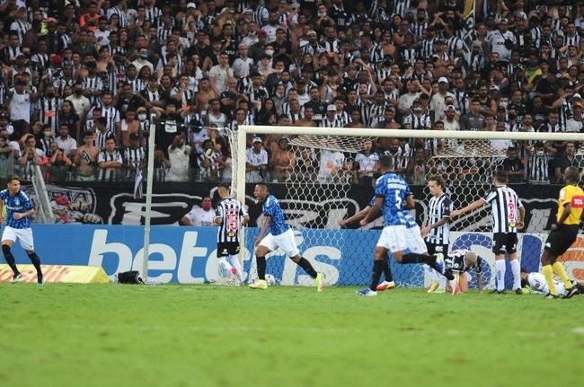 Fotos do jogo entre Atltico e Grmio, no Mineiro, em BH, pela 19 rodada do Campeonato Brasileiro