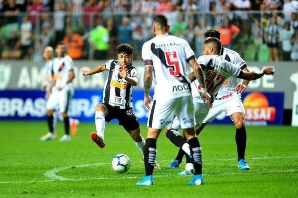 Equipes se enfrentam em jogo adiado da 21 rodada do Campeonato Brasileiro