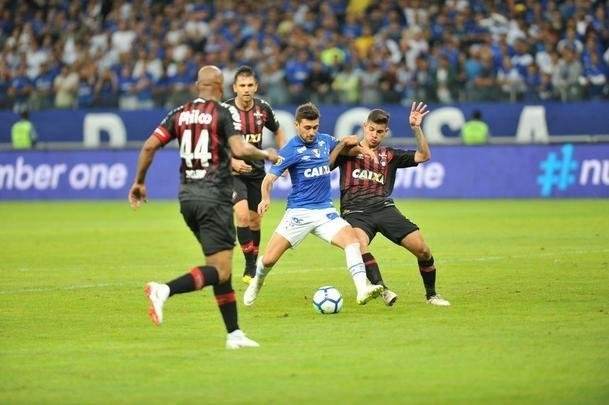 Cruzeiro conseguiu marcar no segundo tempo, com Arrascaeta, mas sofreu empate no fim com Bergson