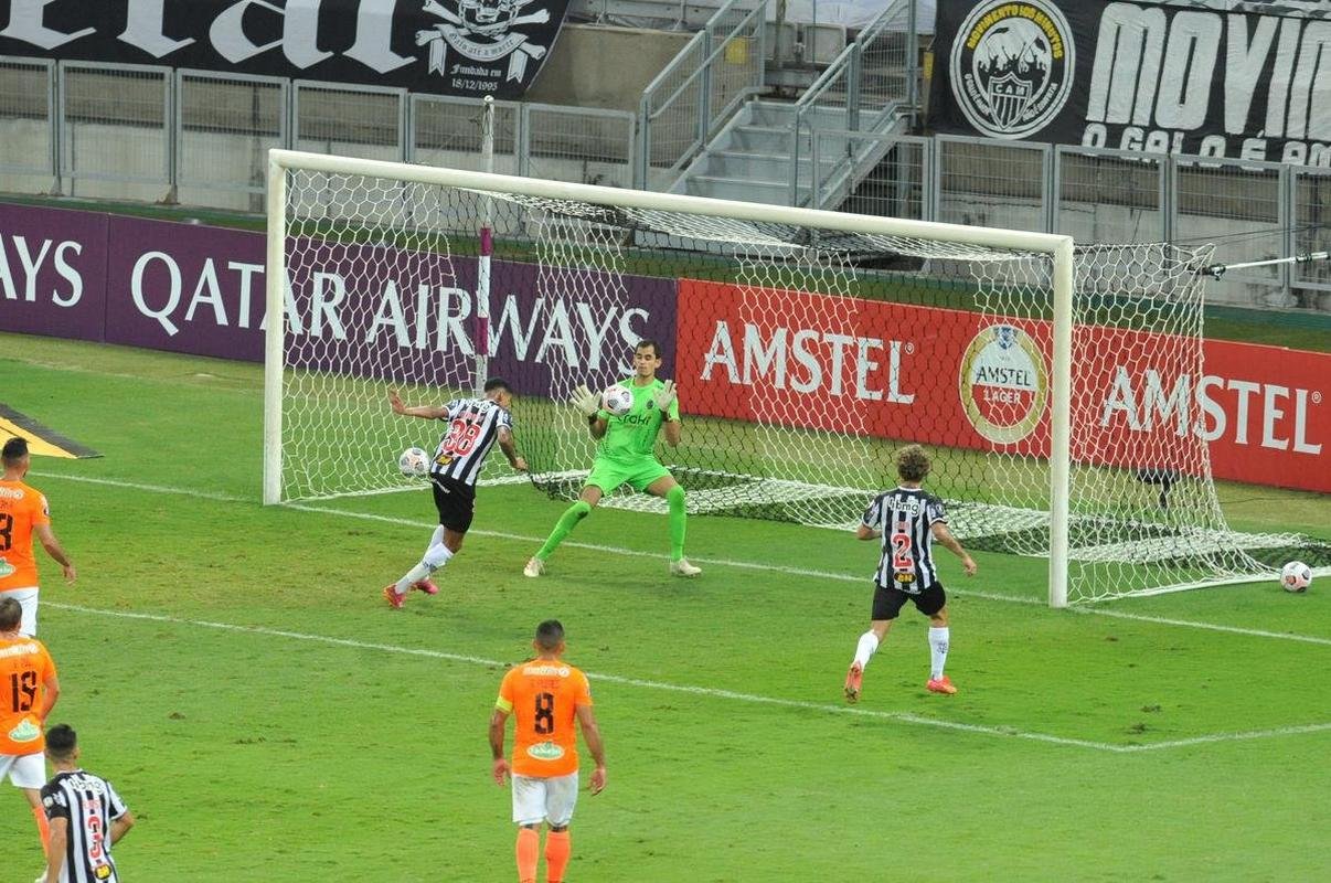 Fotos do jogo entre Atltico e La Guaira, da Venezuela, no Mineiro, em Belo Horizonte, pela ltima rodada do Grupo H da Copa Libertadores