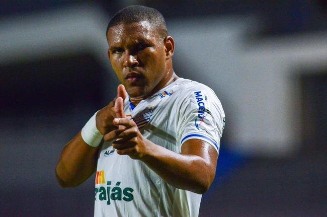 Fotos do jogo entre CSA e Cruzeiro, no Estdio Rei Pel, em Macei, pela stima rodada da Srie B do Brasileiro de 2021