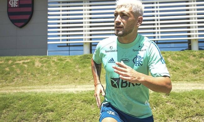 Arrascaeta ainda n�o voltou ao Brasil