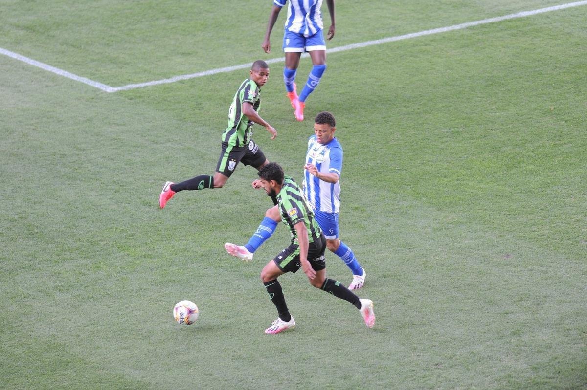 Fotos do jogo entre Amrica e CSA-AL, no Independncia, em Belo Horizonte, pela Srie B do Campeonato Brasileiro