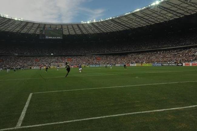 Fotos exclusivas do clssico entre Cruzeiro e Atltico na reabertura oficial do Mineiro