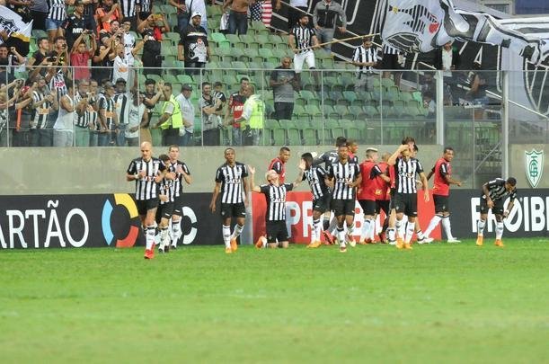 Veja imagens do clssico entre Atltico e Cruzeiro, no Independncia