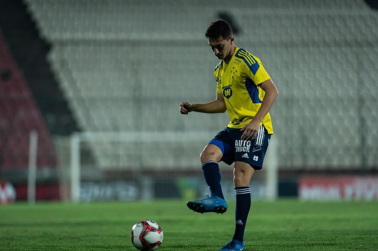 Cruzeiro treinou na Arena do Jacar, em Sete Lagoas, local do jogo desta quinta, 19h, contra o Operrio-PR, pela 24 rodada da Srie B do Brasileiro; veja imagens da atividade comandada pelo tcnico Vanderlei Luxemburgo