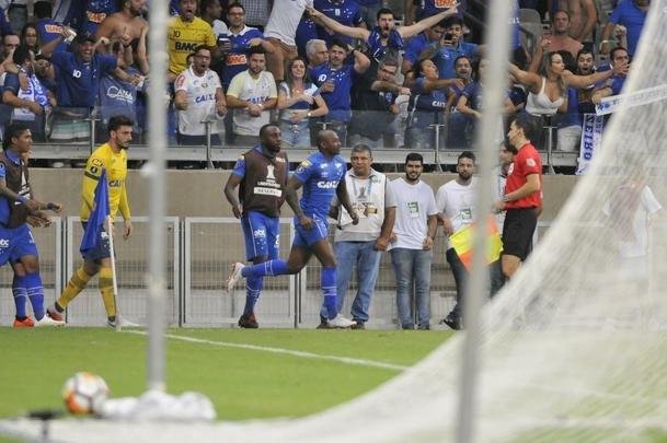 Sass entrou no segundo tempo e marcou o gol do Cruzeiro: 1 a 0