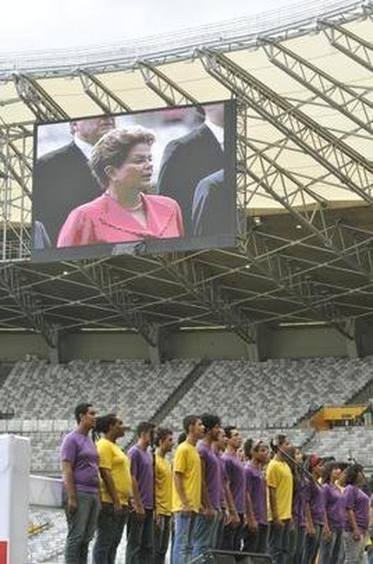 Com presena de personalidades, Mineiro reabre portas