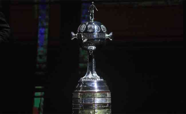 Taça da Libertadores é objeto de desejo de clubes brasileiros na temporada