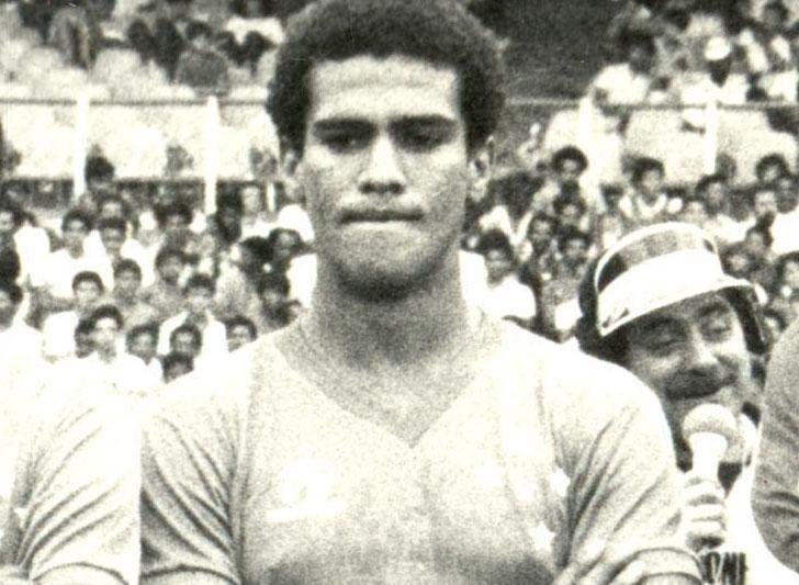 Lateral-esquerdo Ademar, que passou por Flamengo e Cruzeiro nos anos 1980