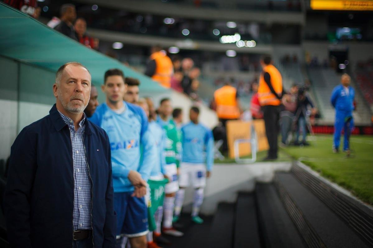 Cruzeiro e Atltico-PR se enfrentaram na noite desta quarta-feira, em Curitiba