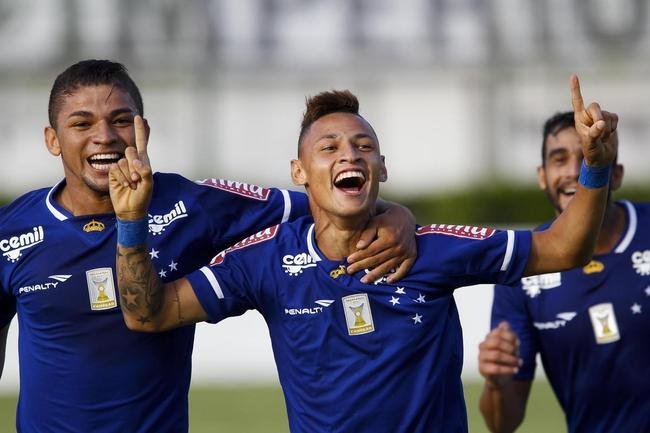 Fotos do jogo entre Tupi e Cruzeiro, em Juiz de Fora, pela quinta rodada do Campeonato Mineiro