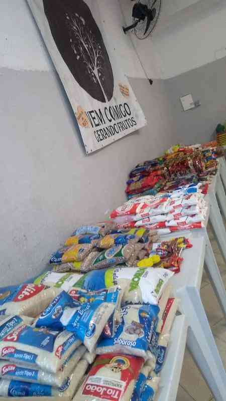 Bremer doou 200 cestas bsicas em Taboo da Serra, em So Paulo