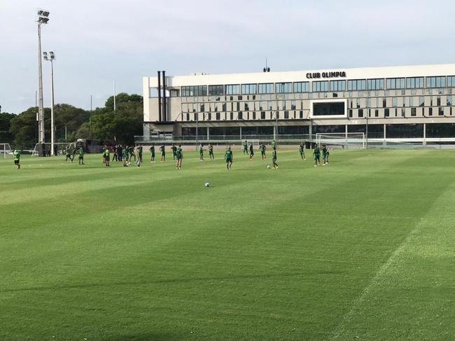 Fotos do treino do Amrica no CT do Olimpia, do Paraguai, nesta tera-feira (01/03). Coelho enfrenta o Guaran pela partida de volta da segunda fase da Copa Libertadores nesta quarta (02/03).