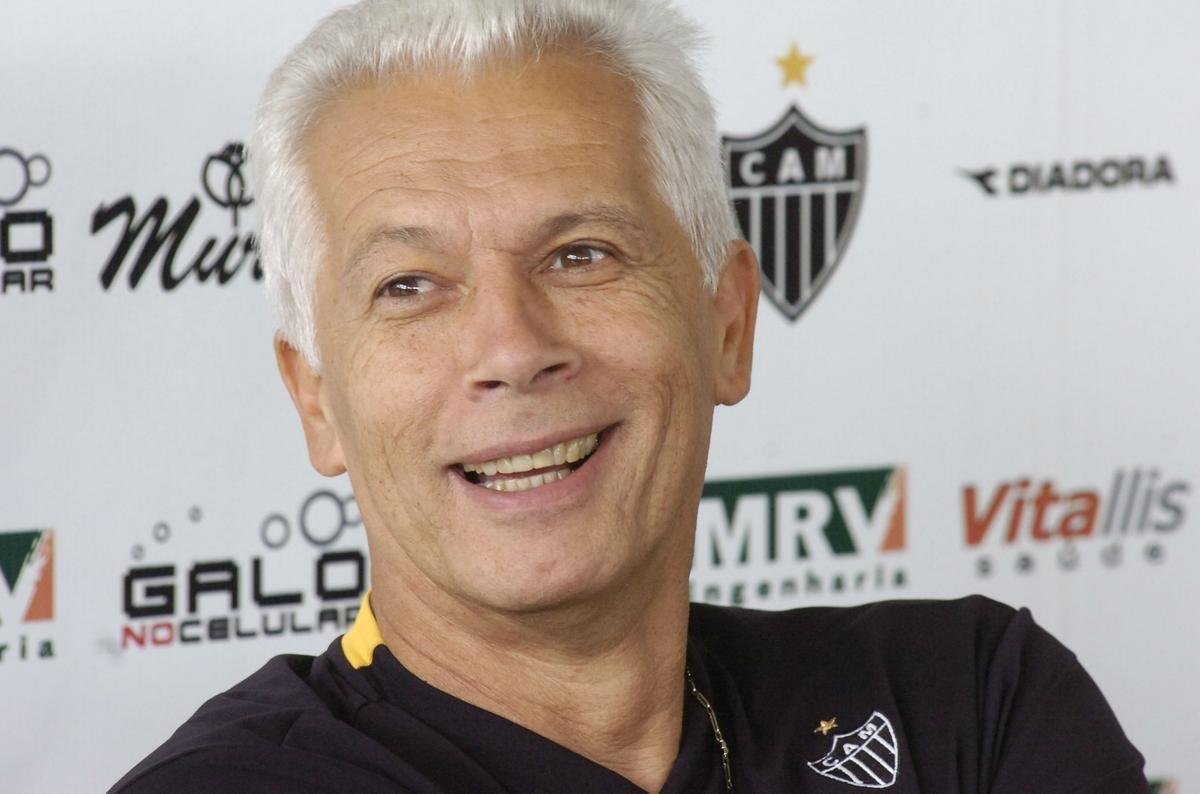 Emerson Leo teve duas passagens relativamente curtas pelo Atltico neste sculo. Em 2007, foram apenas 24 partidas  frente do time. O ex-treinador voltou ao clube em 2009, quando permaneceu no cargo por 21 jogos.