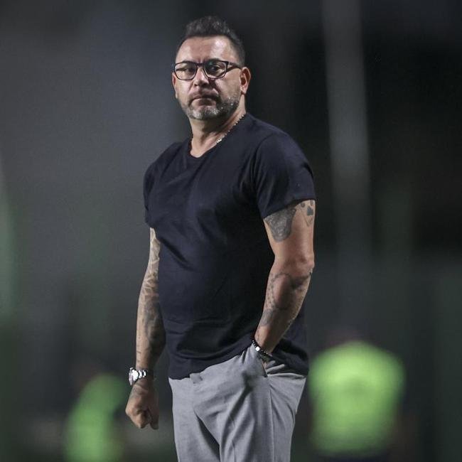 Fotos do jogo entre Gois e Atltico no Estdio da Serrinha, em Goinia, pela quarta rodada do Campeonato Brasileiro