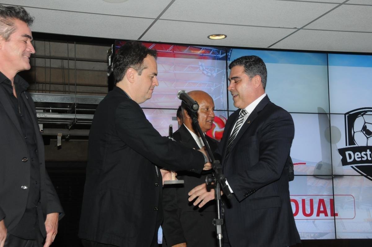 Trofu Tel Santana teve a 17 edio e premiou destaques do esporte mineiro em cerimnia no Mineiro