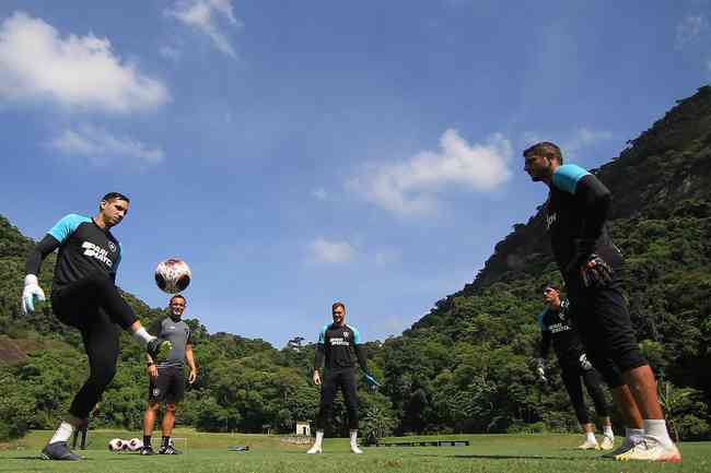 Gatito j treina com o elenco do Botafogo h cerca de trs semanas
