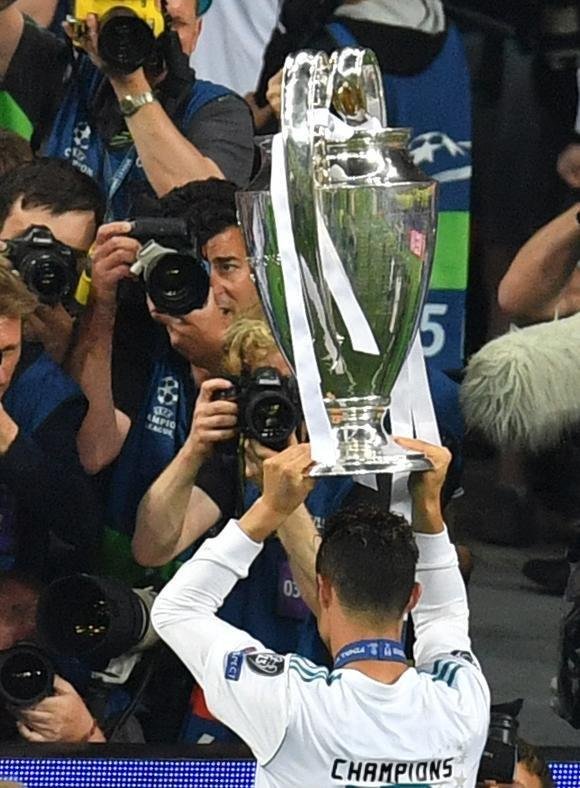 Festa do Real Madrid com a conquista da 13 Liga dos Campees, a terceira de forma seguida