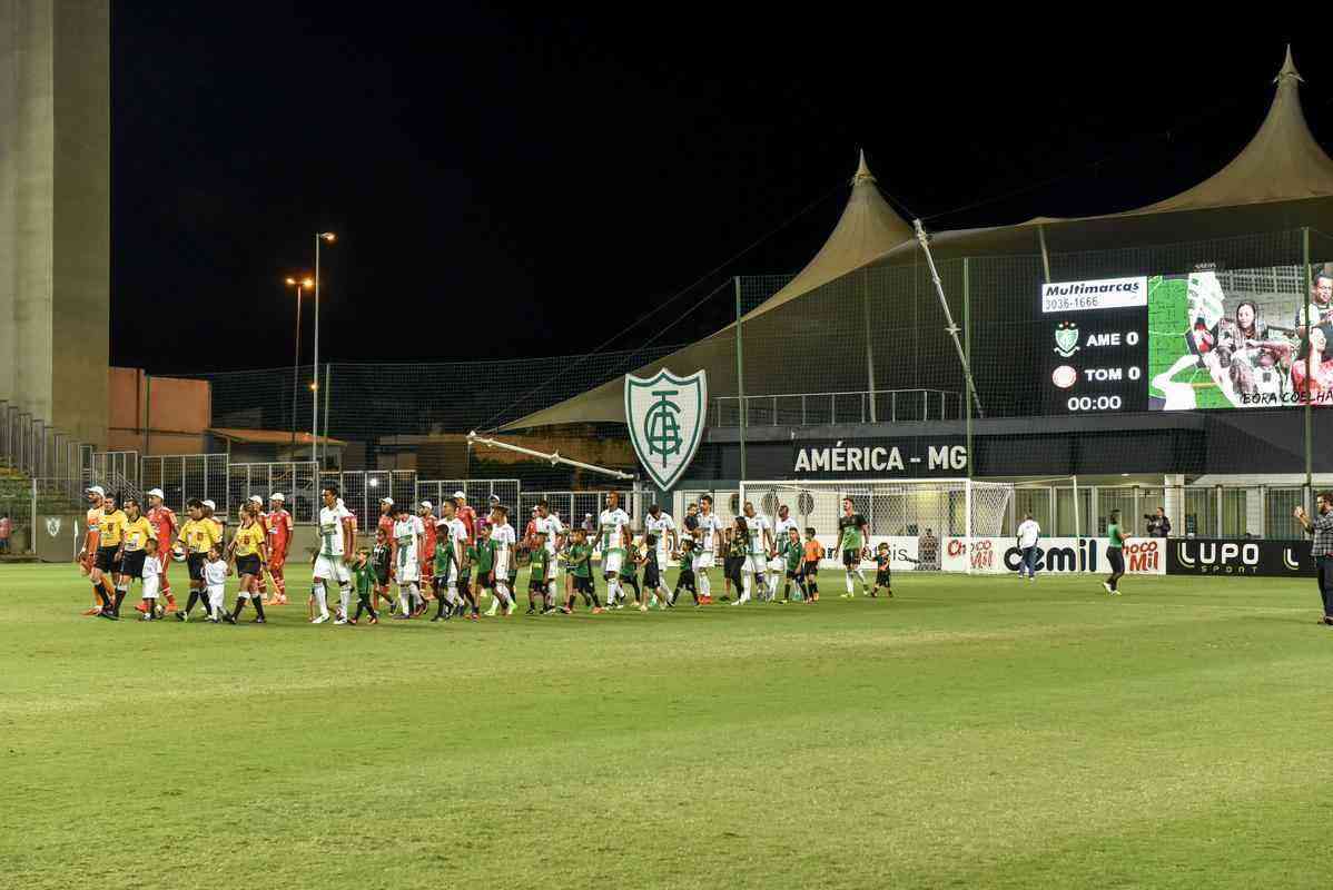 Imagens da partida entre Amrica e Tombense, no Independncia, pelo Campeonato Mineiro
