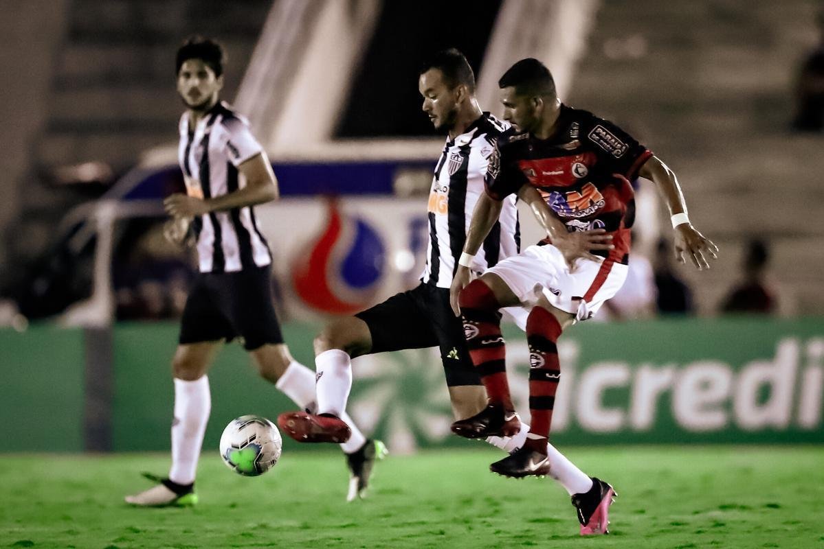 Atltico empatou com o Campinense e avanou na competio