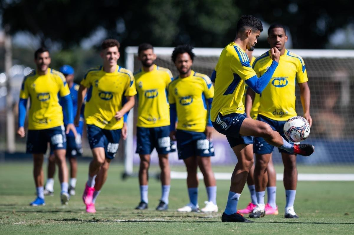 Cruzeiro precisa vencer o Amrica por dois gols de diferena para ir  final do Mineiro 