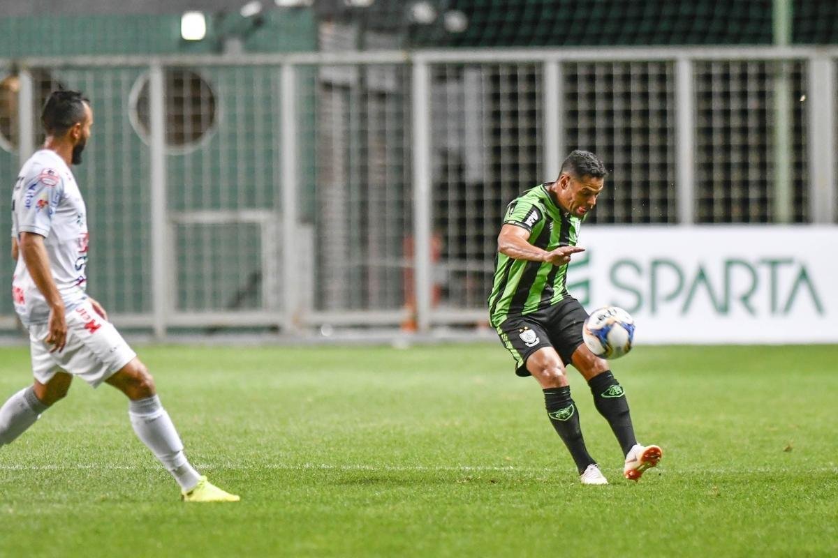 Fotos do jogo entre Amrica x Operrio