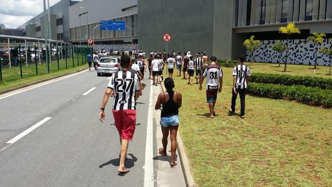 Imagens da chegada de Diego Tardelli