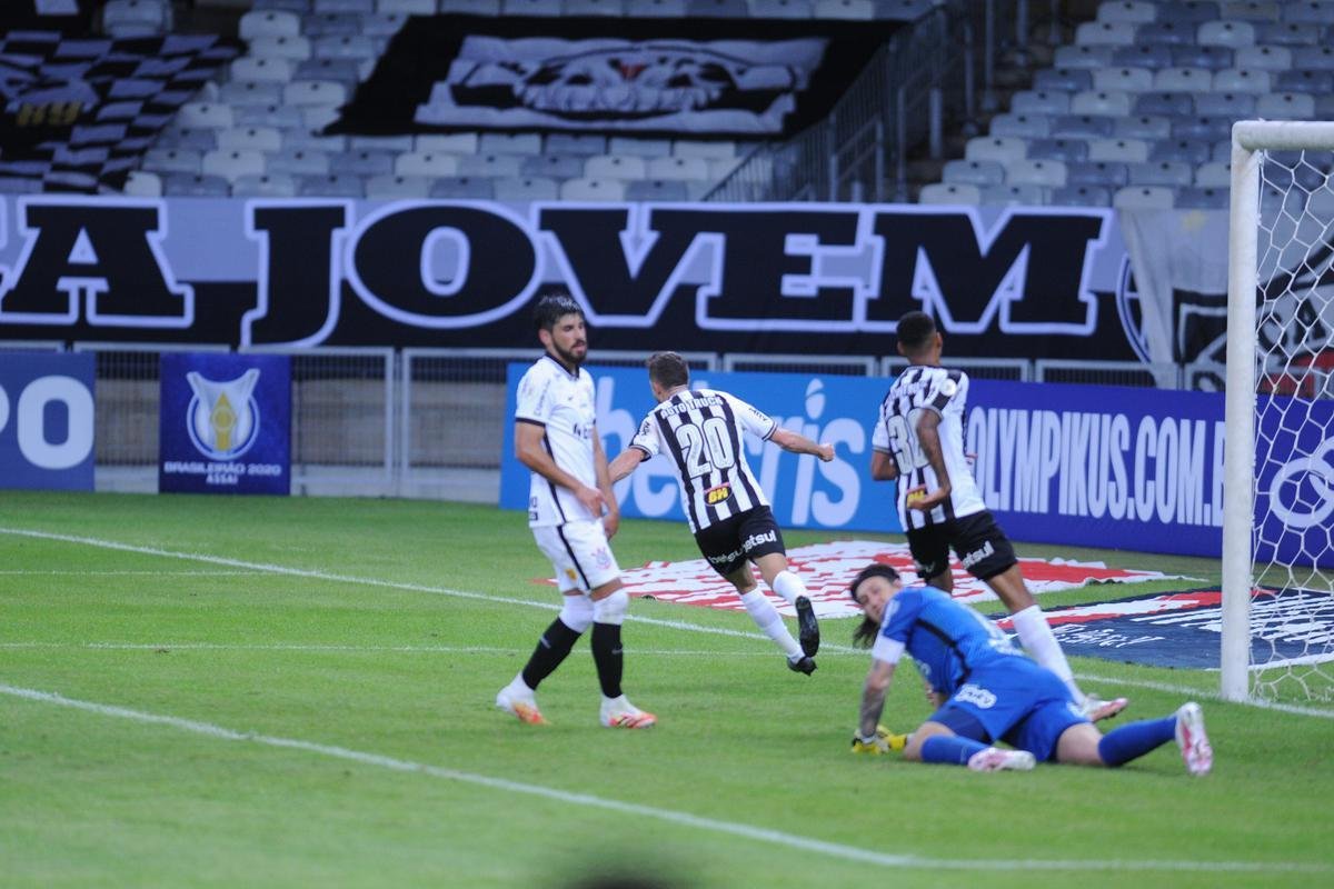 Galo virou na etapa final com gols de Hyoran (2) e Nathan: 3 a 2