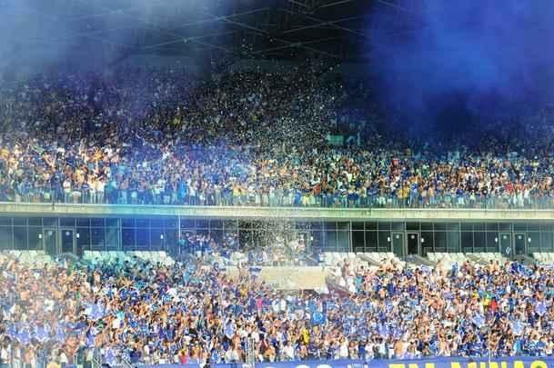 Imagens do primeiro tempo do clssico entre Cruzeiro e Atltico, no Mineiro, pela 26 rodada
