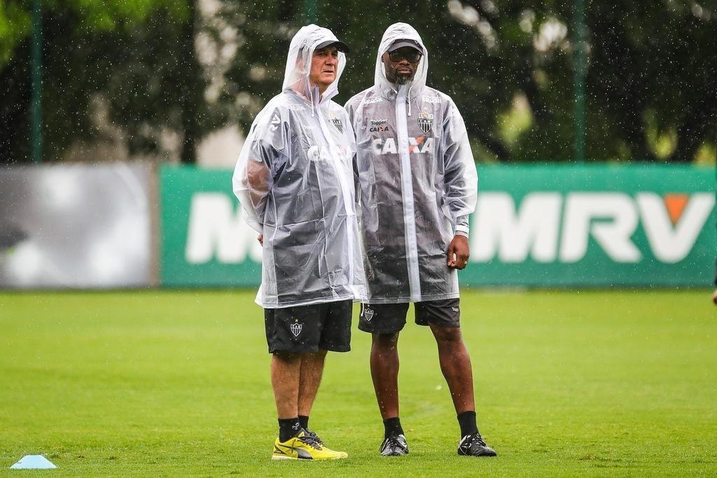 Levir comanda treino ttico na Cidade do Galo; veja fotos