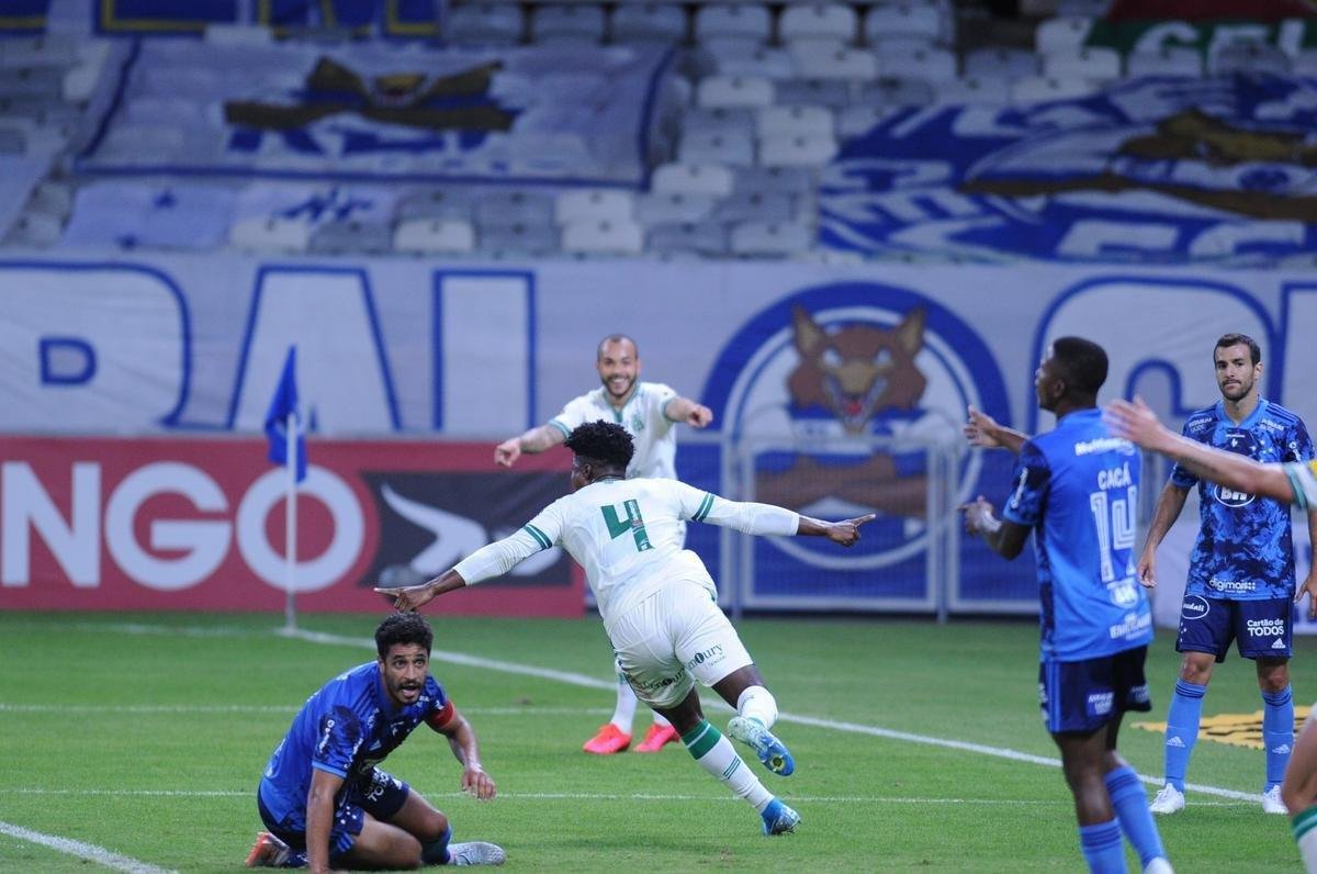 Fotos do duelo entre Cruzeiro e Amrica, pela Srie B, no Mineiro