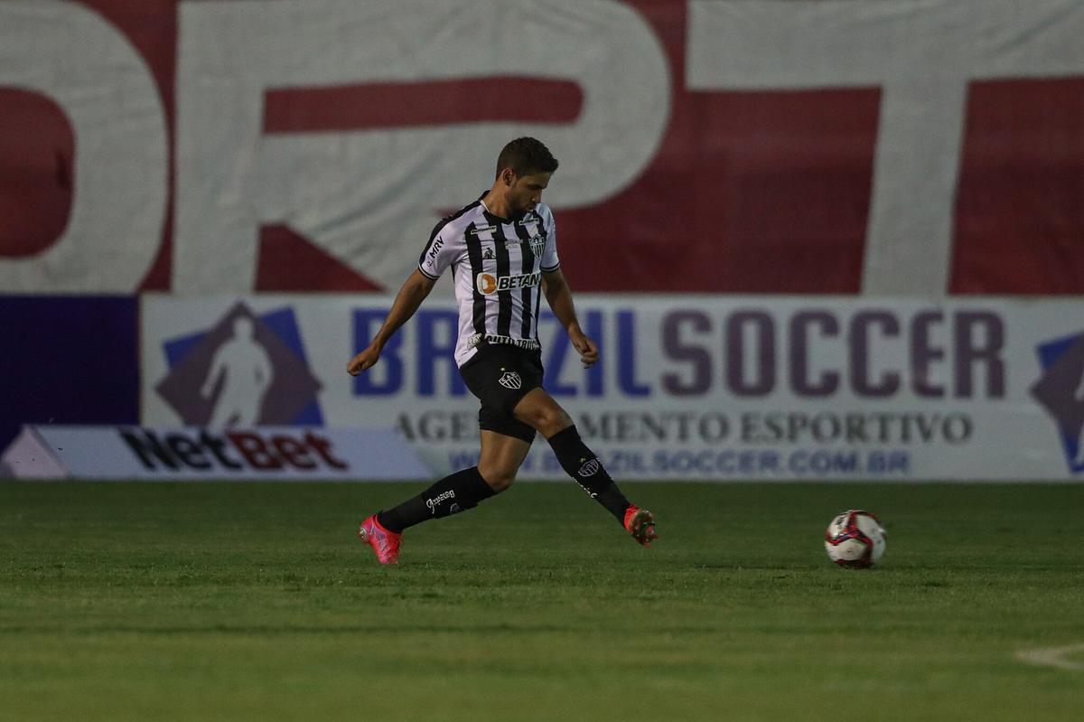 Tombense e Atlético se enfrentaram nesta quinta-feira (4), em partida válida pela 2ª rodada do Campeonato Mineiro. O confronto foi realizado no Estádio Antônio Guimarães de Almeida, em Tombos. No primeiro tempo, uma queda de energia paralisou a partida por cerca de 20 minutos.