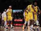 Trio brilha, Lakers vencem Rockets em casa e ganham embalo na NBA