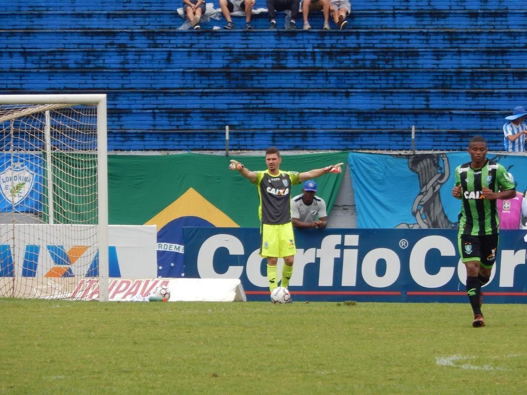 Fotos da partida entre Londrina e Amrica, no Estdio do Caf, no Paran