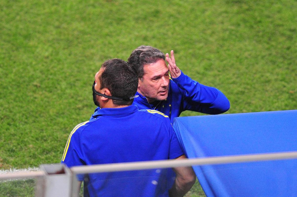 Fotos do duelo entre Cruzeiro e Vitria, no Independncia, em Belo Horizonte, pela 17 rodada da Srie B do Campeonato Brasileiro